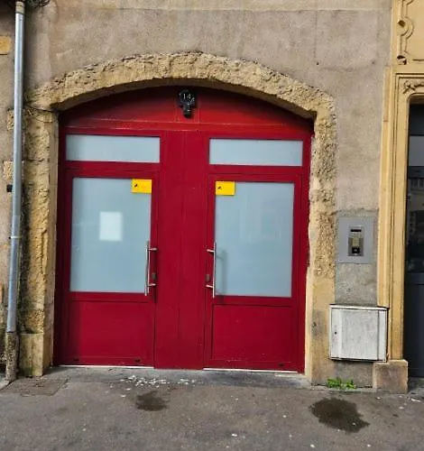 Des Jasmins Apartment *